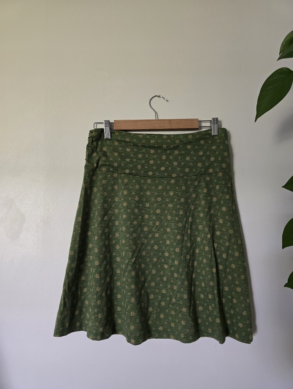 Toad&Co Women's M Green Floral A-Line Knee Skirt Pull On Knit Stretch